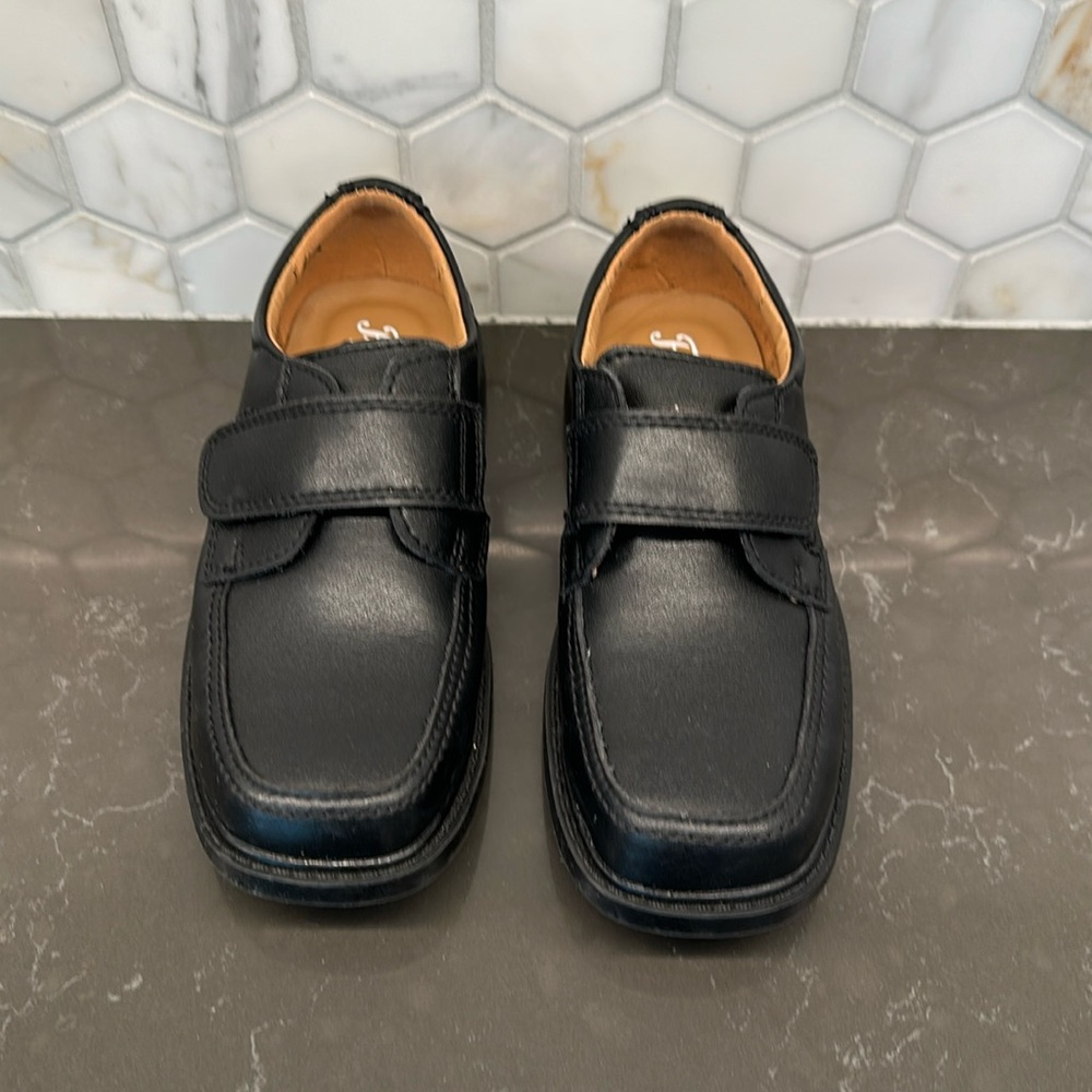 Boy’s dress shoes, size 12.5, EUC